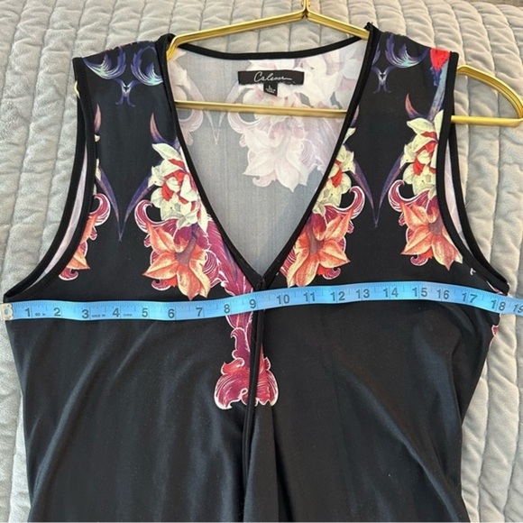 Calessa‎ women’s size Large v-neck with handkerchief style bottom dress - Picture 6 of 10